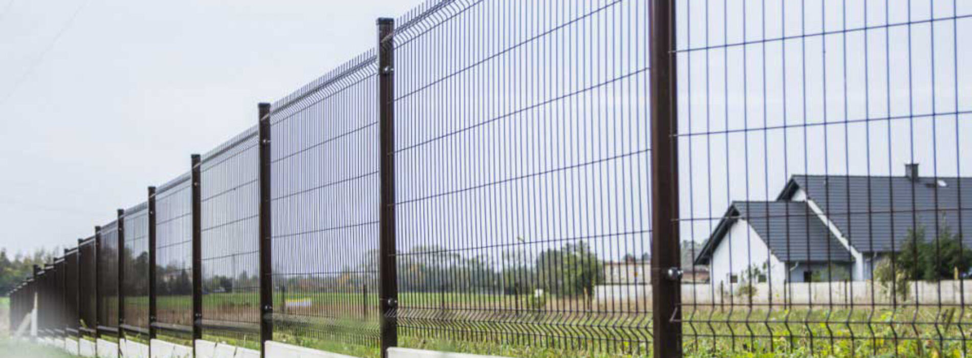 Nowoczesne aranżacje posesji z ogrodzeniem panelowym – inspiracje i pomysły